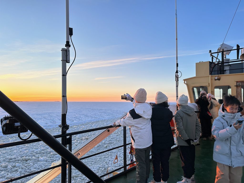 Jäänmurtaja Arktis risteily kuljetuksella Oulusta